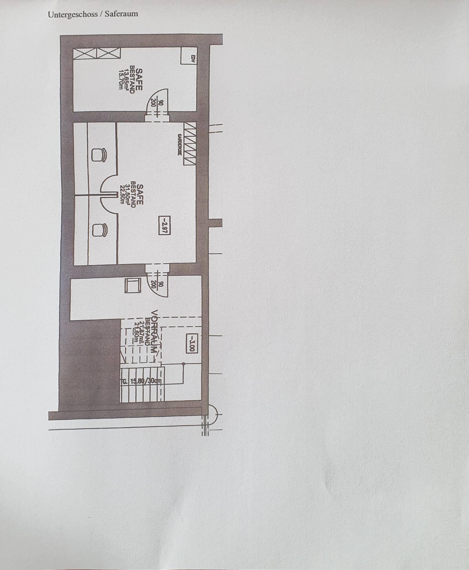 Grundriss des Untergeschosses mit mehreren Safe-Räumen und einem Vorraum.