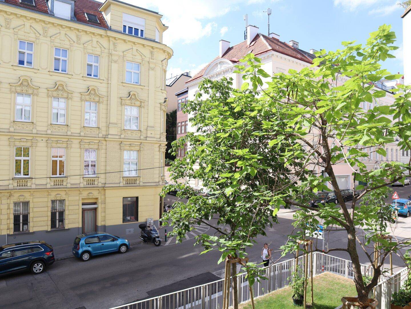 Blick vom Balkon ins Grüne