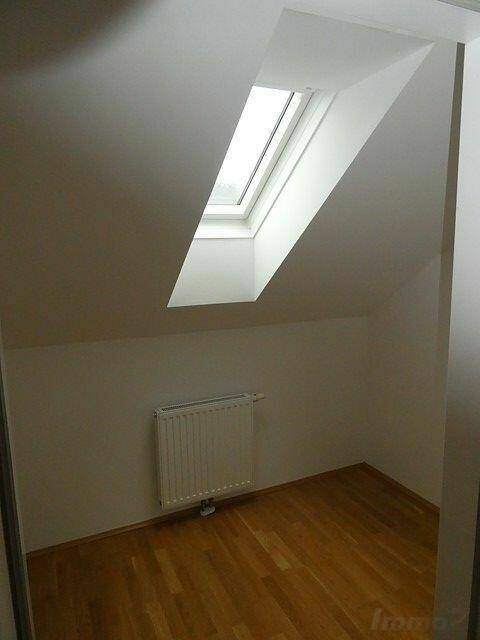Nebenraum/Büro/Ankleidezimmer