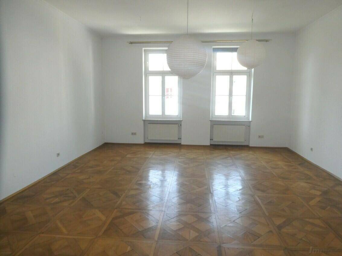 Altbau_Zimmer