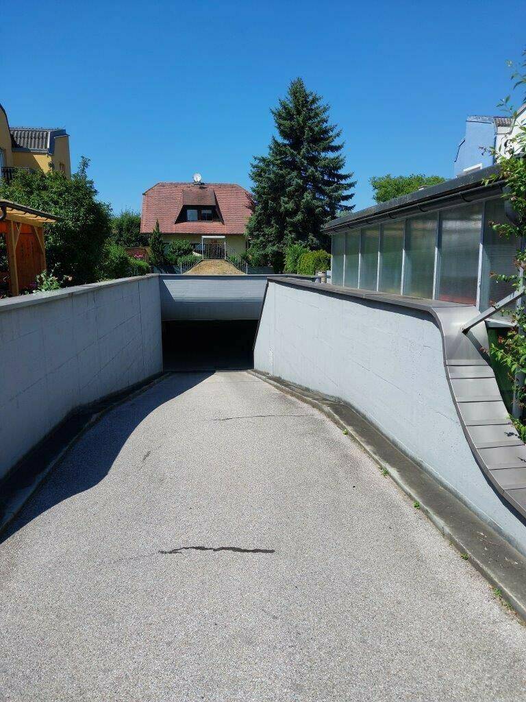 Tiefgaragenabfahrt