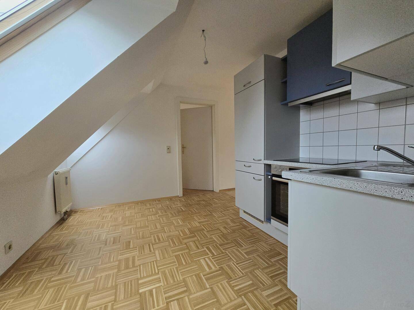 Provisionsfreie Dachgeschoßwohnung im Zentrum von Graz bei Jakominiplatz zu vermieten! - Widok 6