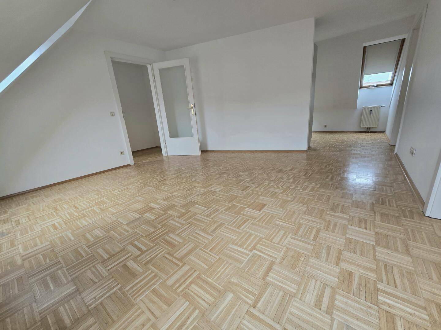 Provisionsfreie Dachgeschoßwohnung im Zentrum von Graz bei Jakominiplatz zu vermieten! - Widok 5