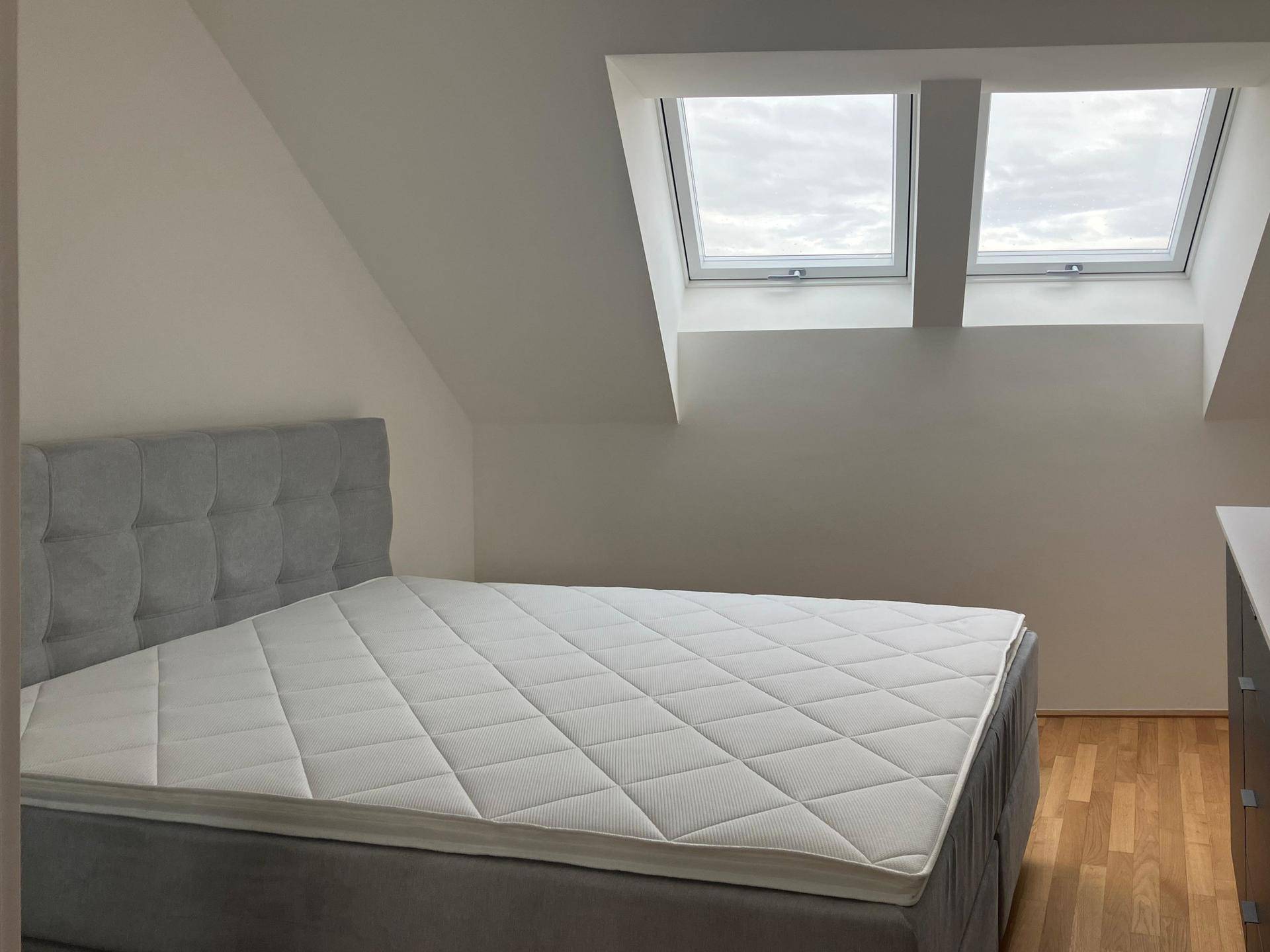 Schlafzimmer 1 von 2