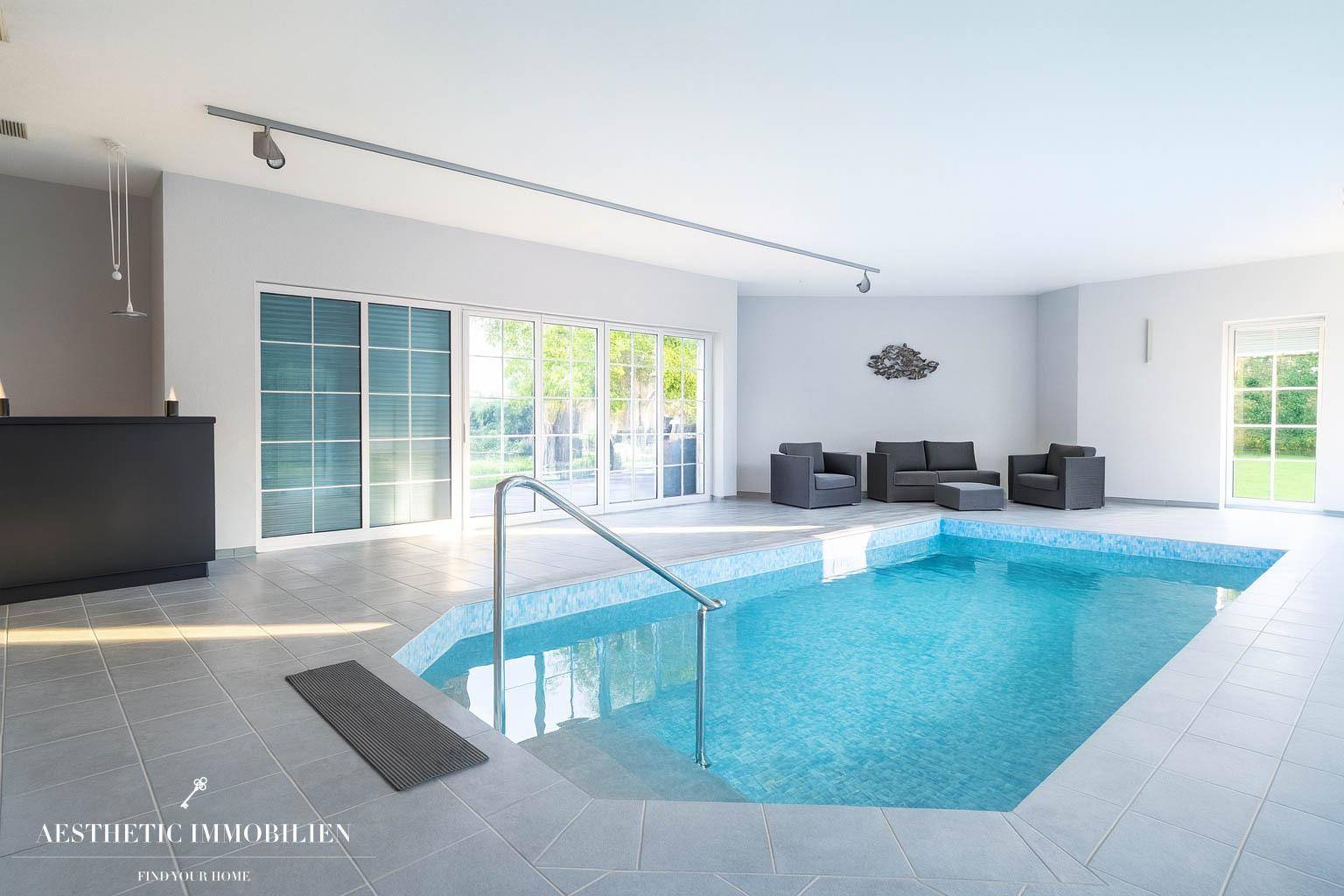 Hallenbad/Wellnessbereich EG Beispielfoto visualisiert