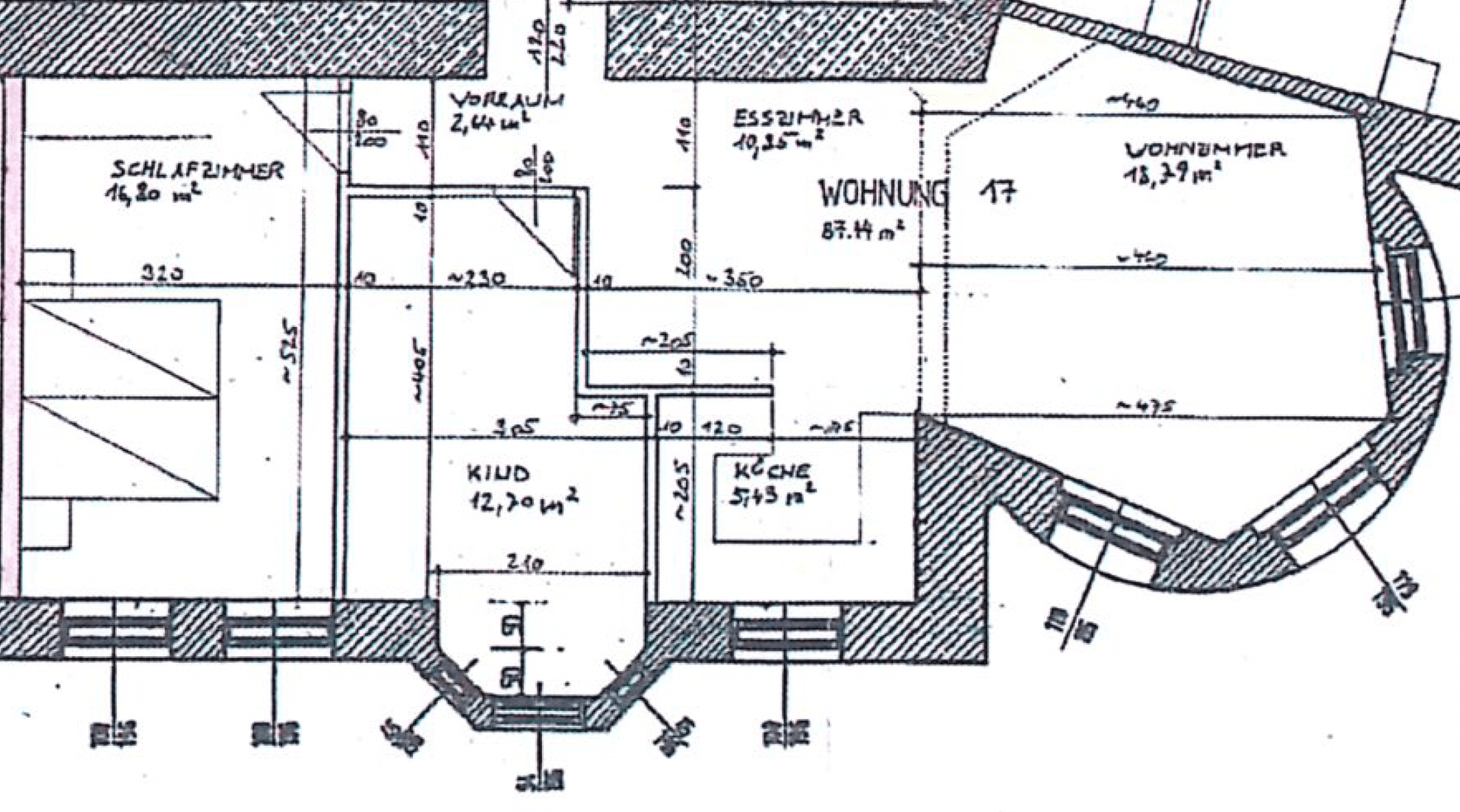 Grundriss der Wohnung 17 mit Schlafzimmern, Esszimmer und Wohnzimmer.