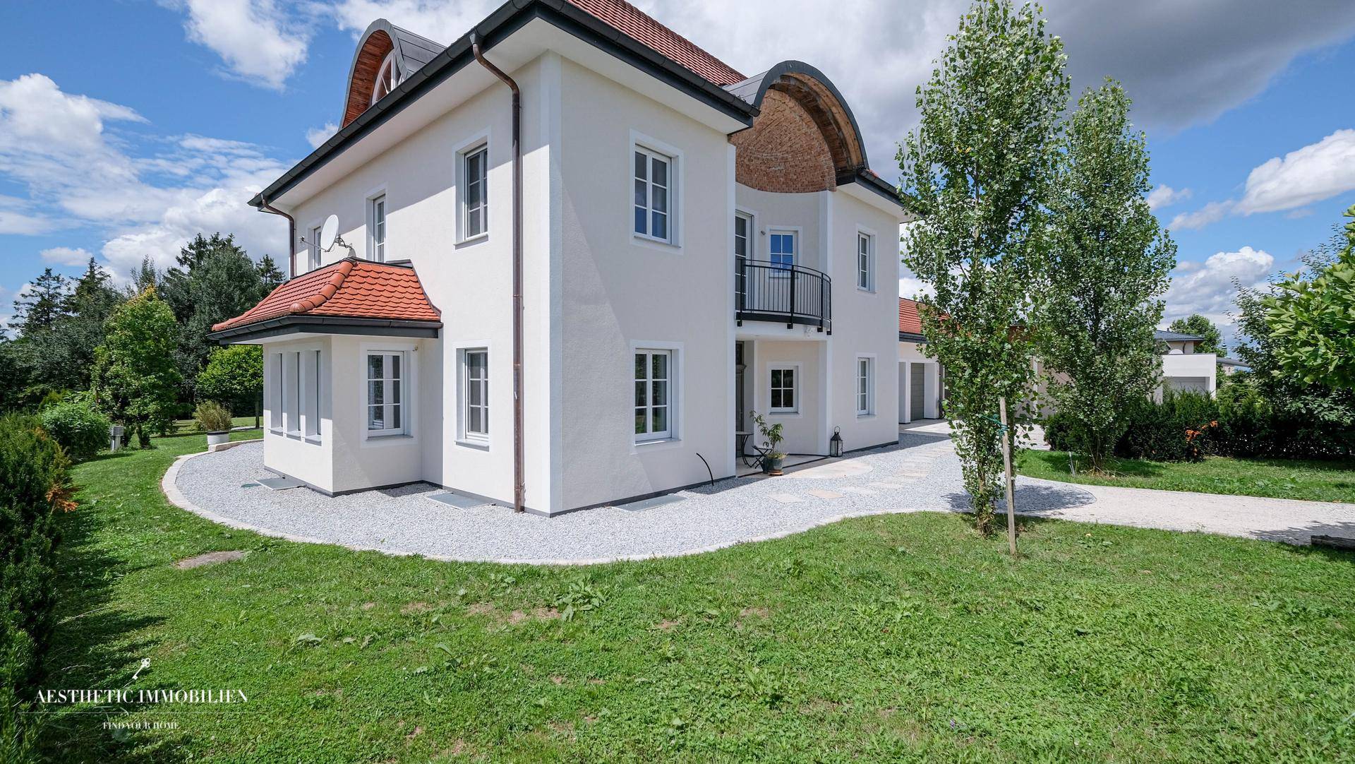 Außenansicht mit Garten I