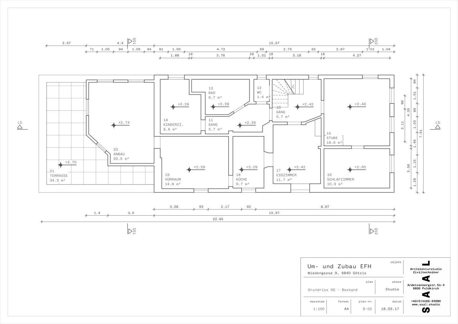 Grundriss des Obergeschosses mit Schlafzimmern, Bad, Küche, Esszimmer und Terrasse.
