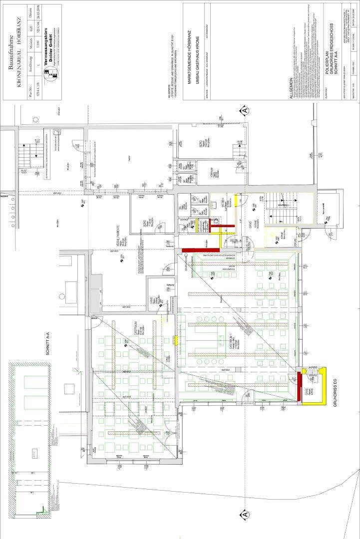 Detaillierter architektonischer Grundriss mit technischen Angaben und Raumaufteilung des Erdgeschosses.