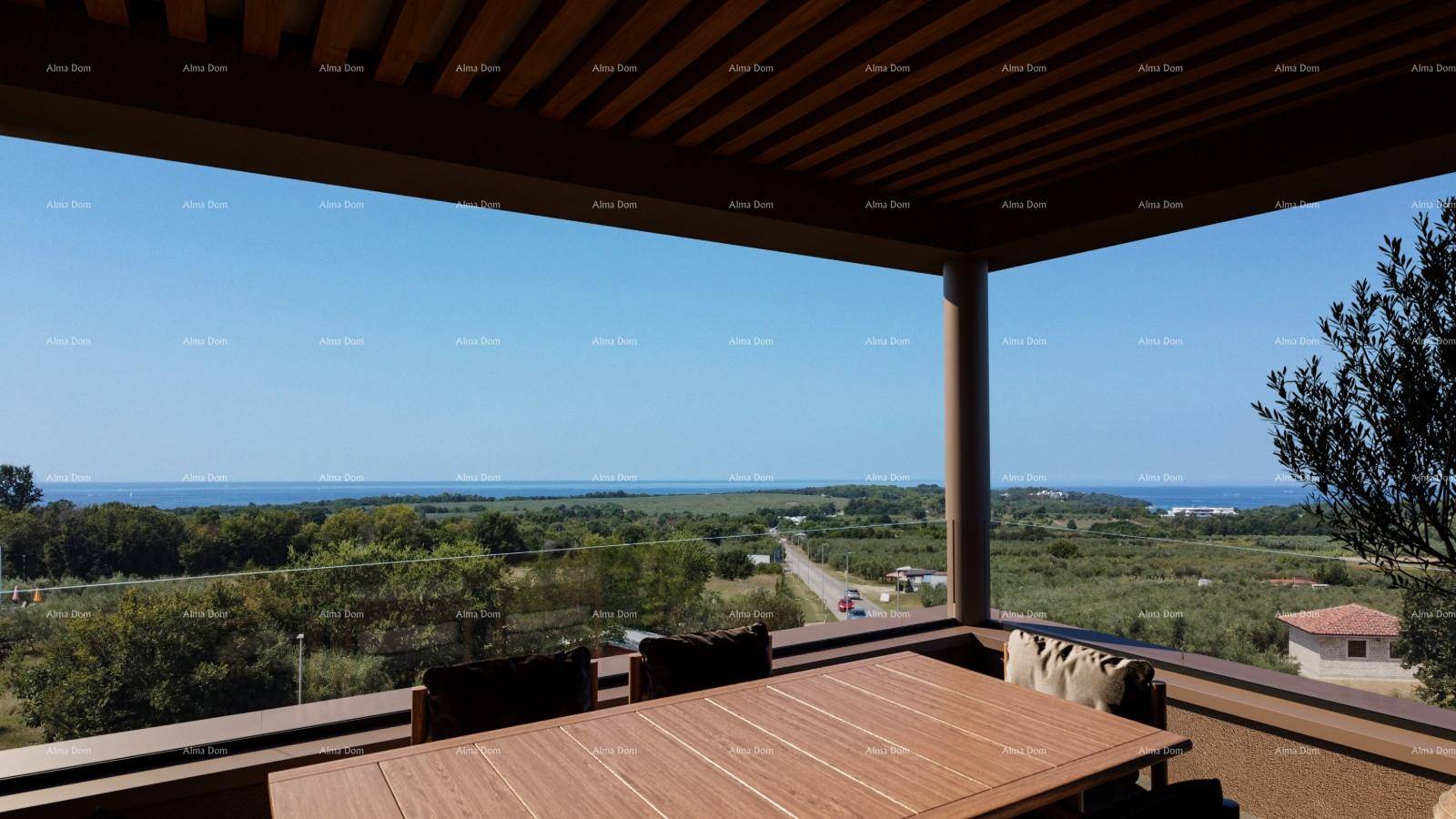 Geräumige Terrasse mit Holztisch, Sitzgelegenheiten und weitem Blick auf das Meer und die Landschaft.