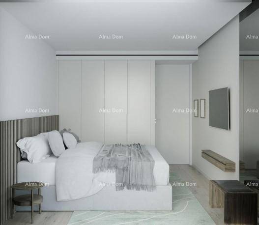 Modernes Schlafzimmer mit großem Bett, integrierten Kleiderschränken und minimalistischem Design.