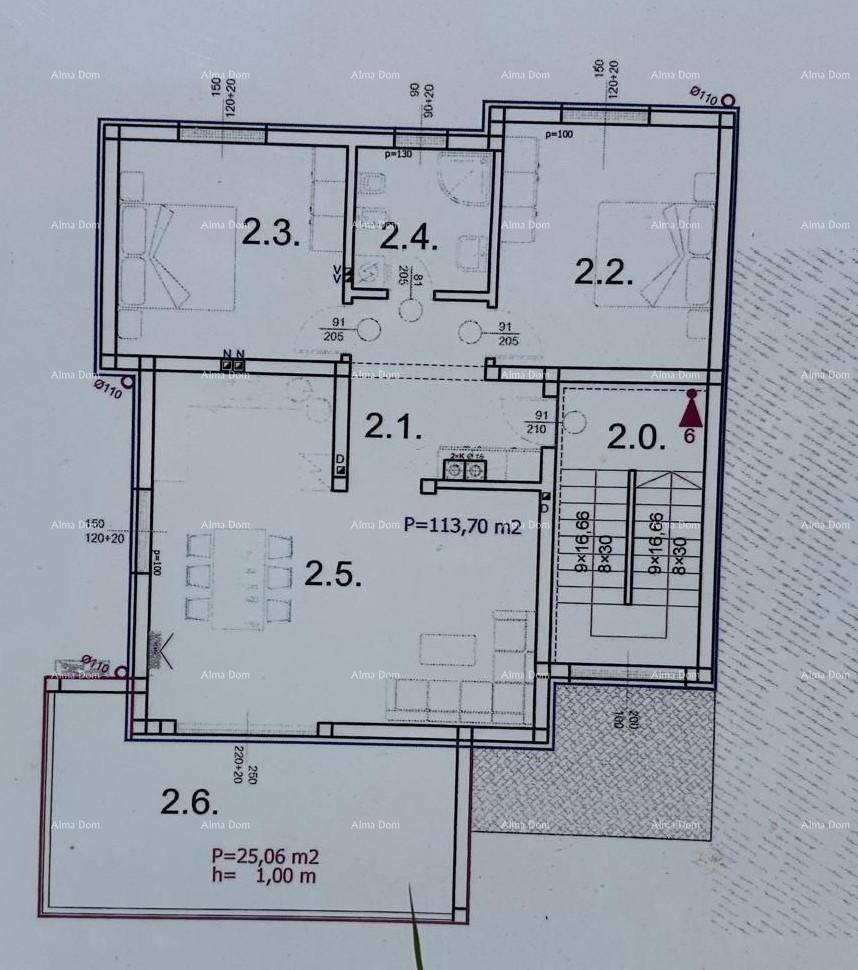 Grundrissplan eines Apartments mit mehreren Räumen und einer Terrasse.