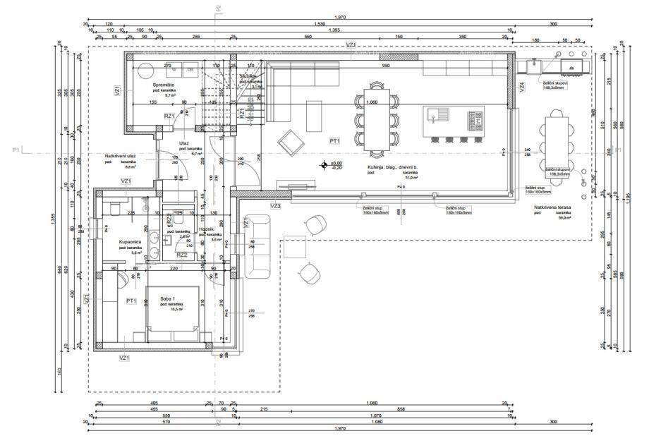 Grundriss des Erdgeschosses mit offenem Wohnbereich, Küche, Esszimmer und einem Schlafzimmer.