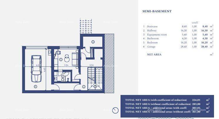 Grundriss des Souterrains mit Schlafzimmer, Badezimmer und integrierter Garage.