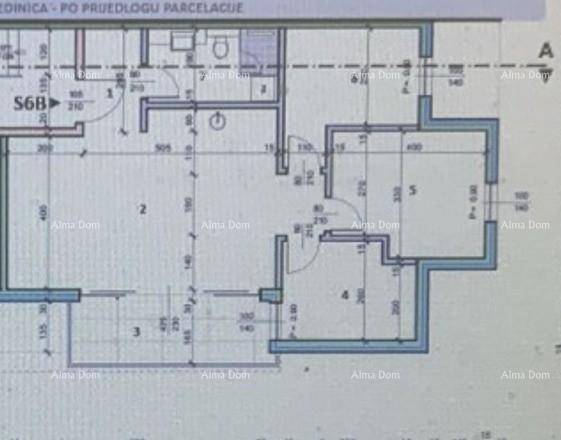 Grundrissplan einer Wohnung mit Raumaufteilung und Maßangaben.