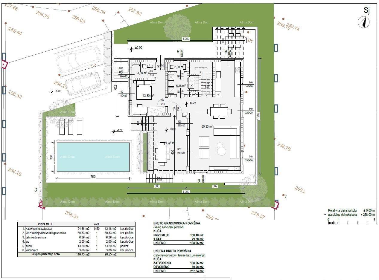 Grundriss des Erdgeschosses mit offenem Wohnbereich, Küche und Pool im Außenbereich.