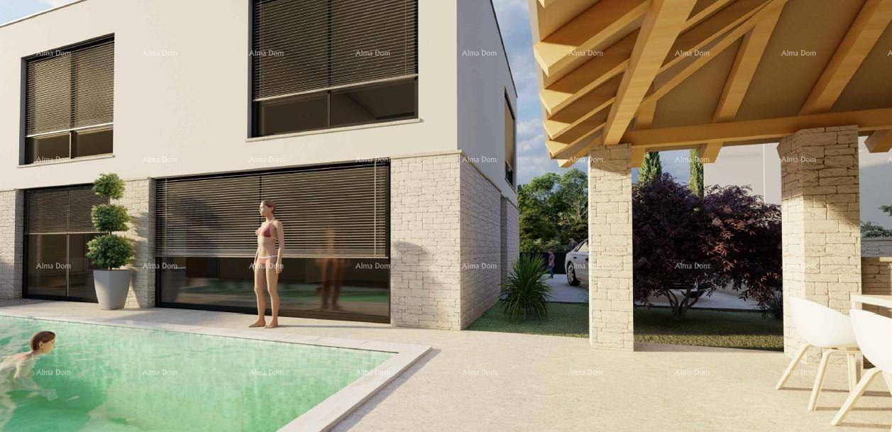 Schwimmbadbereich neben der modernen Hausfassade mit geschlossenen Fensterläden.