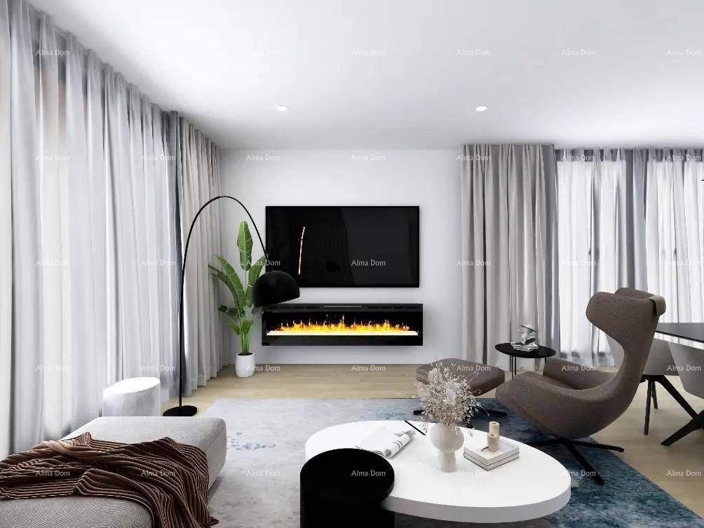 Wohnzimmer mit modernem Elektrokamin, großem Fernseher und stilvoller Stehlampe.