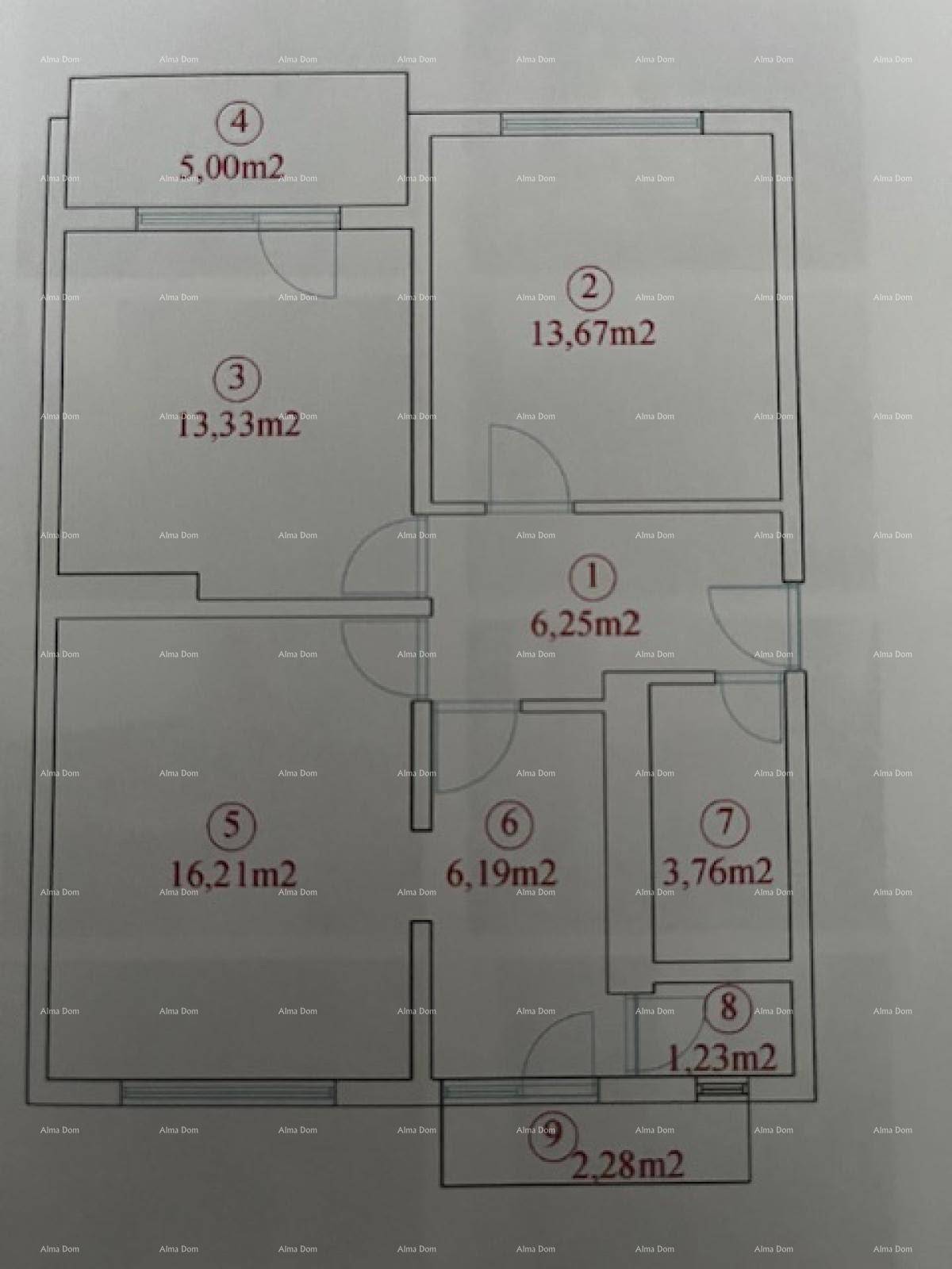 Grundrissplan mit mehreren Räumen und Flächenangaben in Quadratmetern.