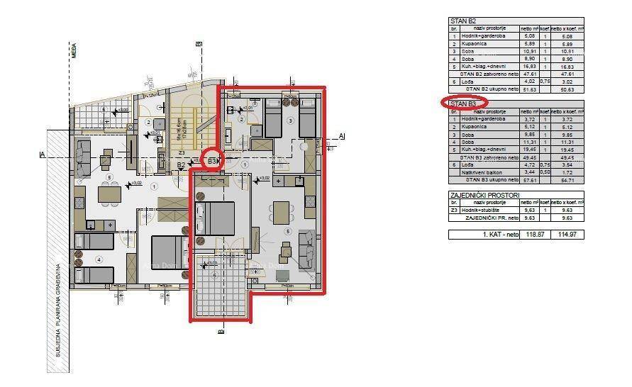 Grundrissplan einer Wohnung mit mehreren Zimmern und rot markierten Bereichen.