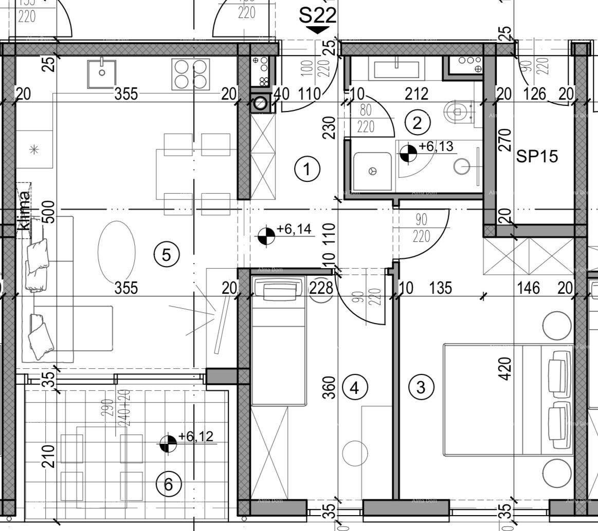 Detaillierter Grundriss einer Wohnung mit mehreren Zimmern, Bad, Loggia und Klimaanlage.