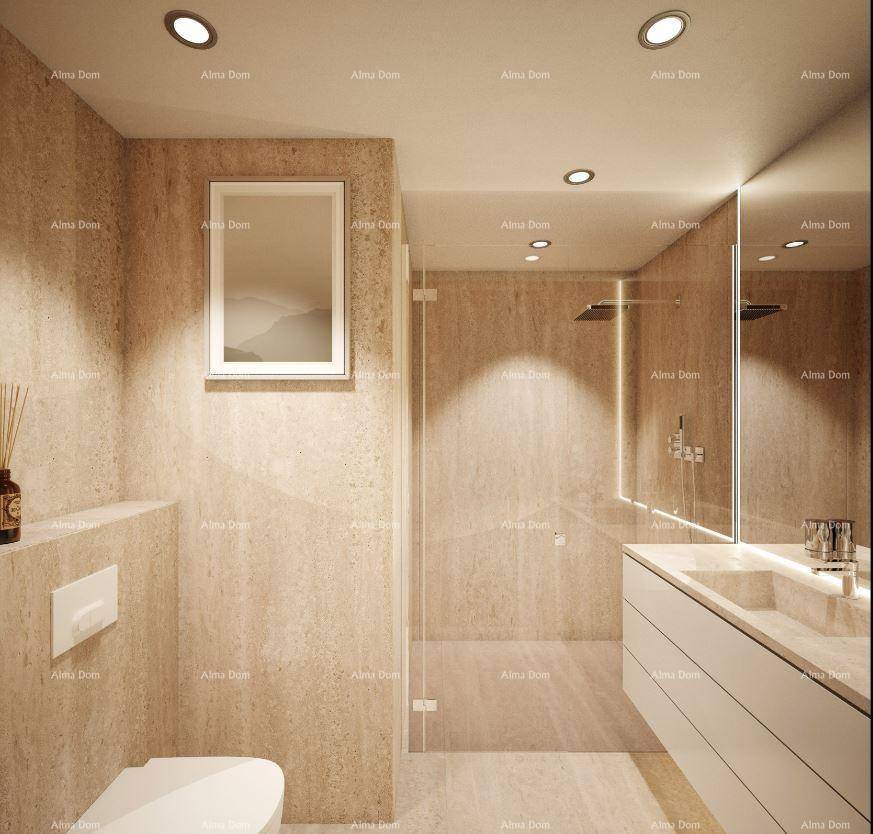 Modernes Badezimmer mit begehbarer Dusche, Wand-WC und eleganten beigefarbenen Fliesen.