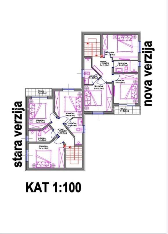 Grundrissplan mit zwei verschiedenen Layout-Optionen für ein mehrstöckiges Haus.