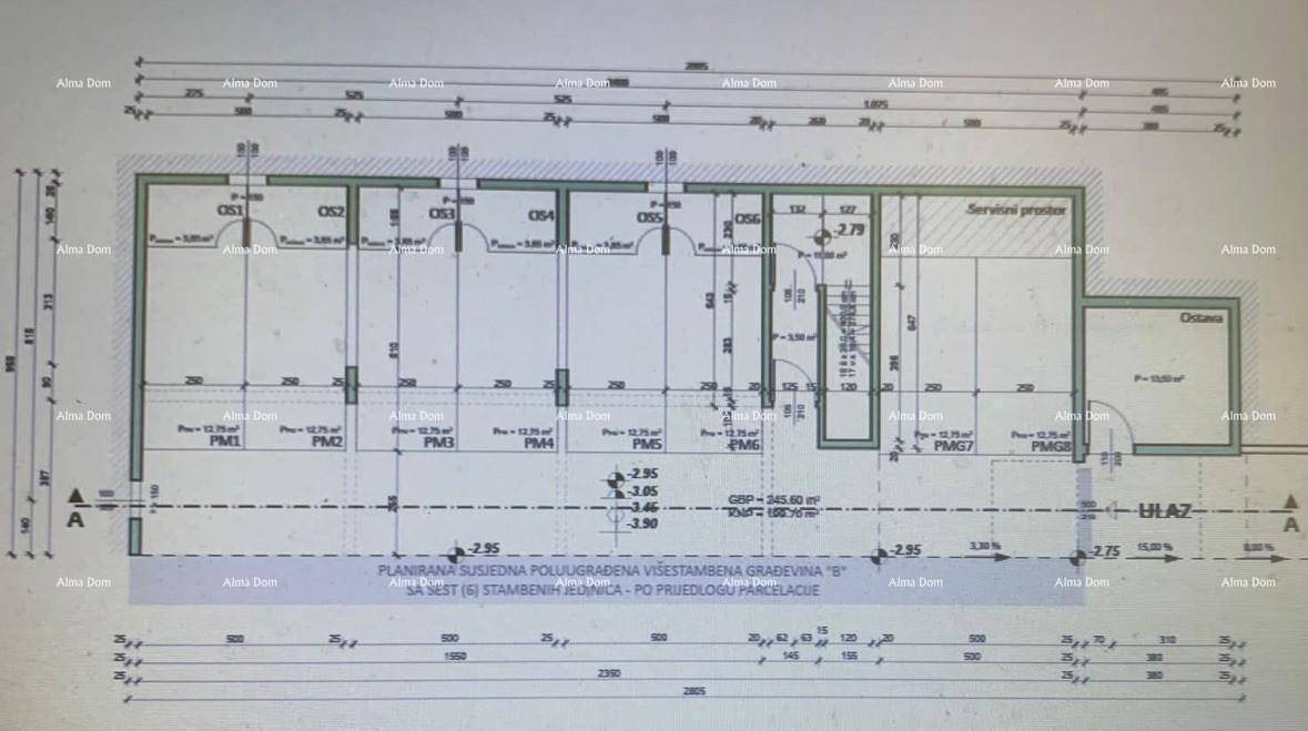 Detaillierter Grundrissplan mit mehreren Garagenstellplätzen und Abstellräumen.