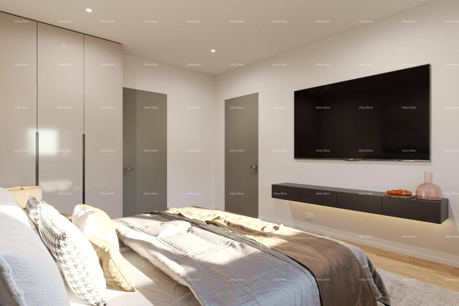Modernes Schlafzimmer mit Einbauschränken, großem Bett und Wandfernseher.