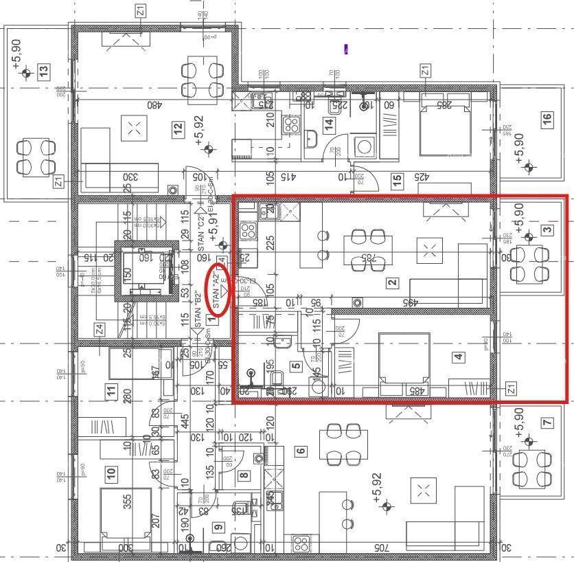 Grundrissplan einer Etage mit mehreren Wohneinheiten, offenem Wohnbereich und Balkonen.
