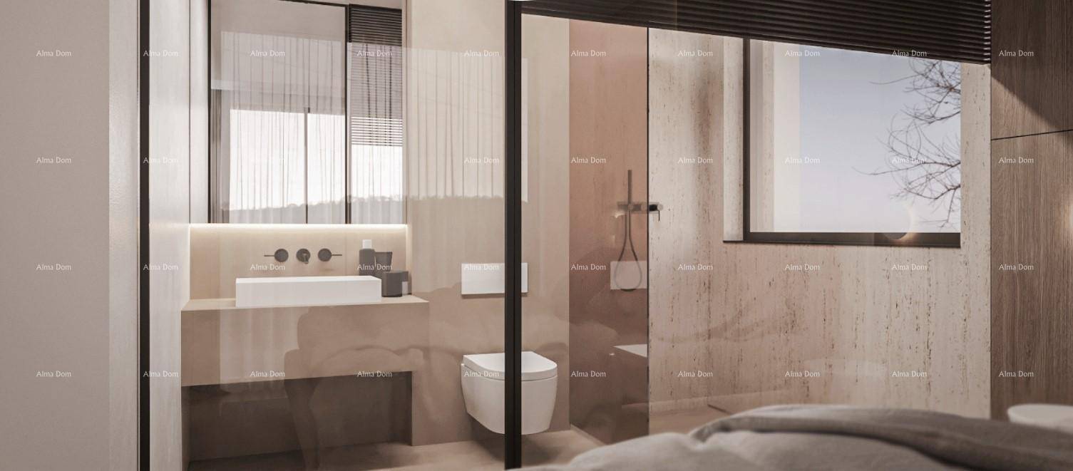 Helles Badezimmer mit großem Fenster, modernem Waschtisch und begehbarer Dusche.