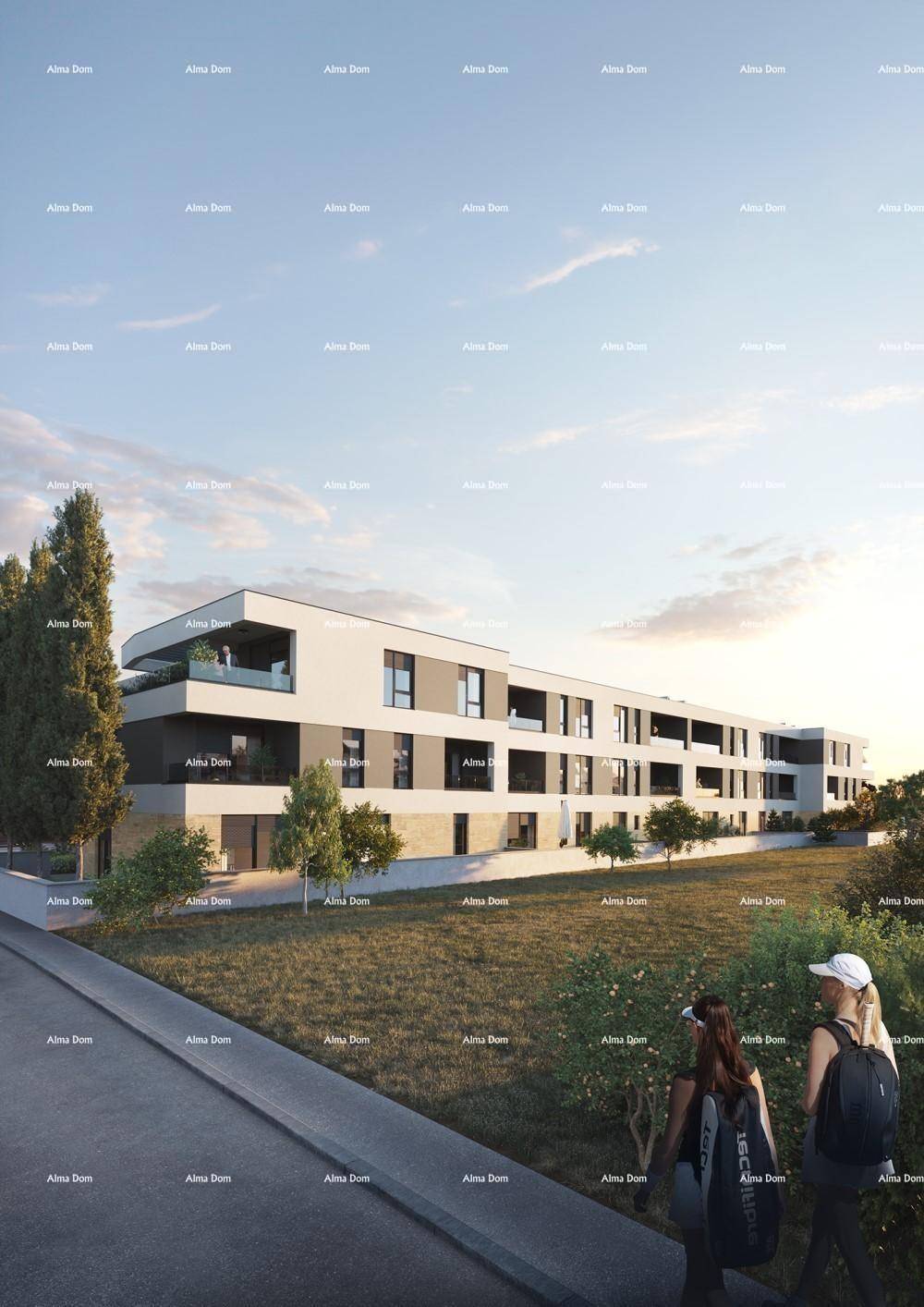Moderne Architektur einer Wohnanlage mit klaren Linien und Balkonen bei Sonnenuntergang.
