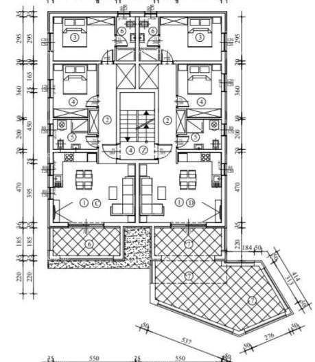 Grundrissplan mit zwei Wohneinheiten, jeweils mit Schlafzimmern und Terrassenzugang.