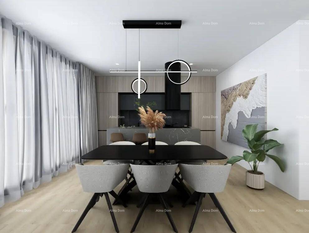 Eleganter Essbereich mit großem schwarzem Tisch, modernen Stühlen und offener Küche im Hintergrund.