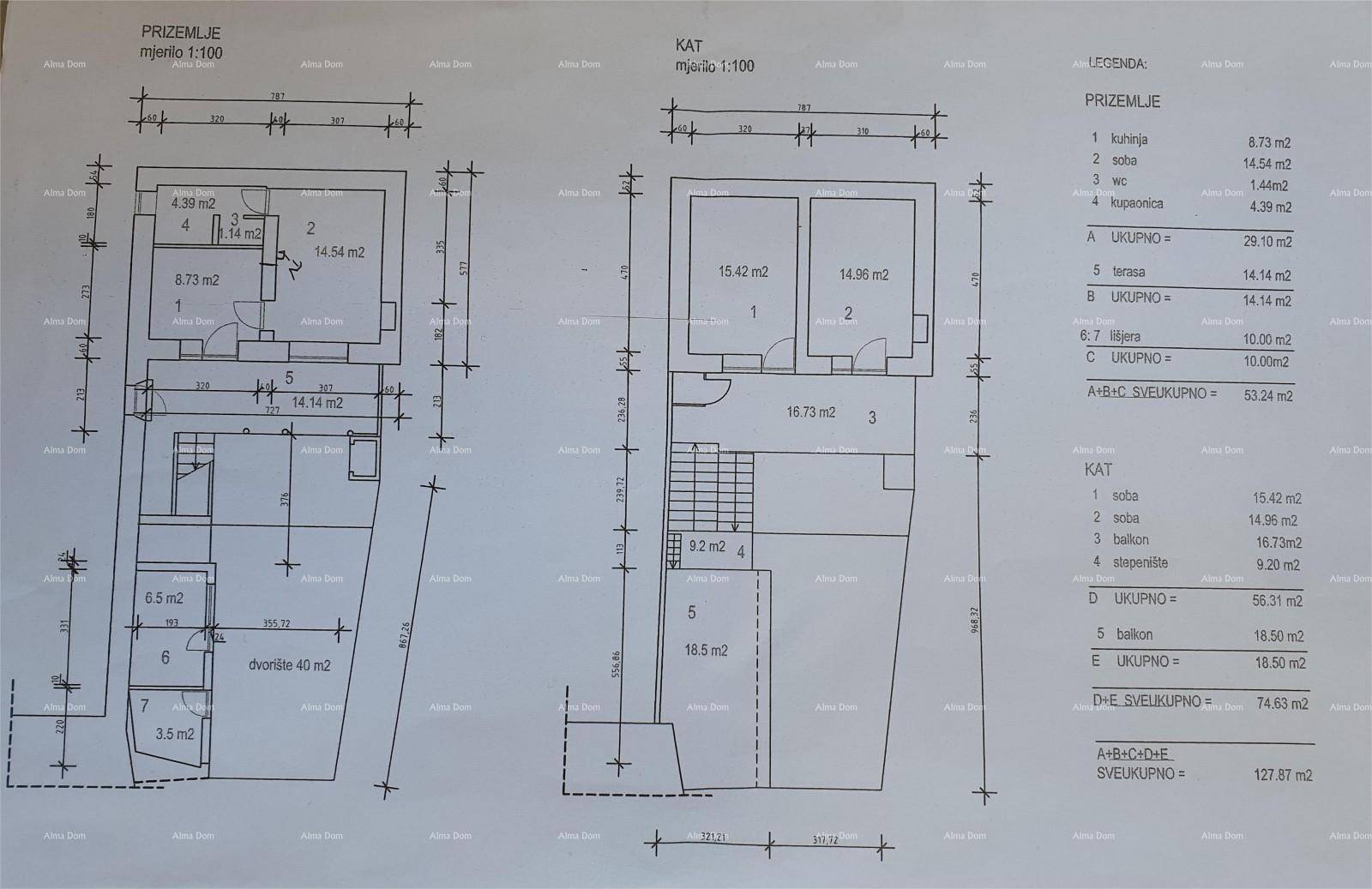 Detaillierter Grundriss des Erdgeschosses und Obergeschosses mit Raumaufteilung und Flächenangaben.
