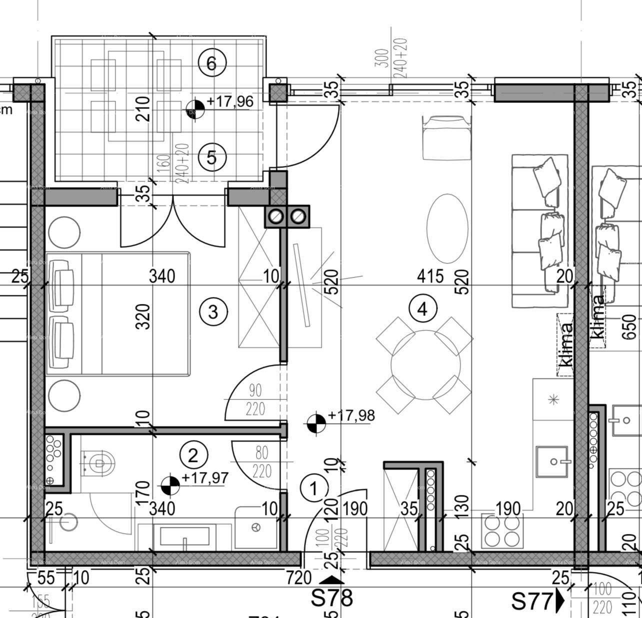 Detaillierter Grundriss einer Wohnung mit Schlafzimmer, Bad, Küche und Wohnbereich sowie Loggia.