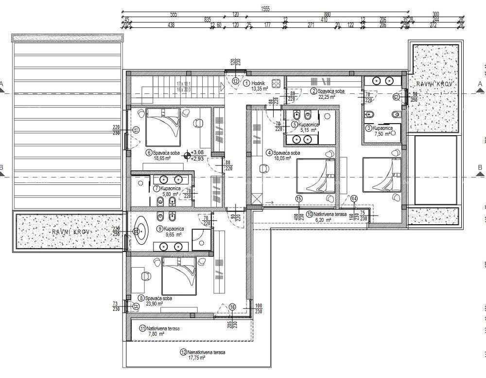 Grundriss des Obergeschosses mit mehreren Schlafzimmern und Bädern sowie Terrassen.
