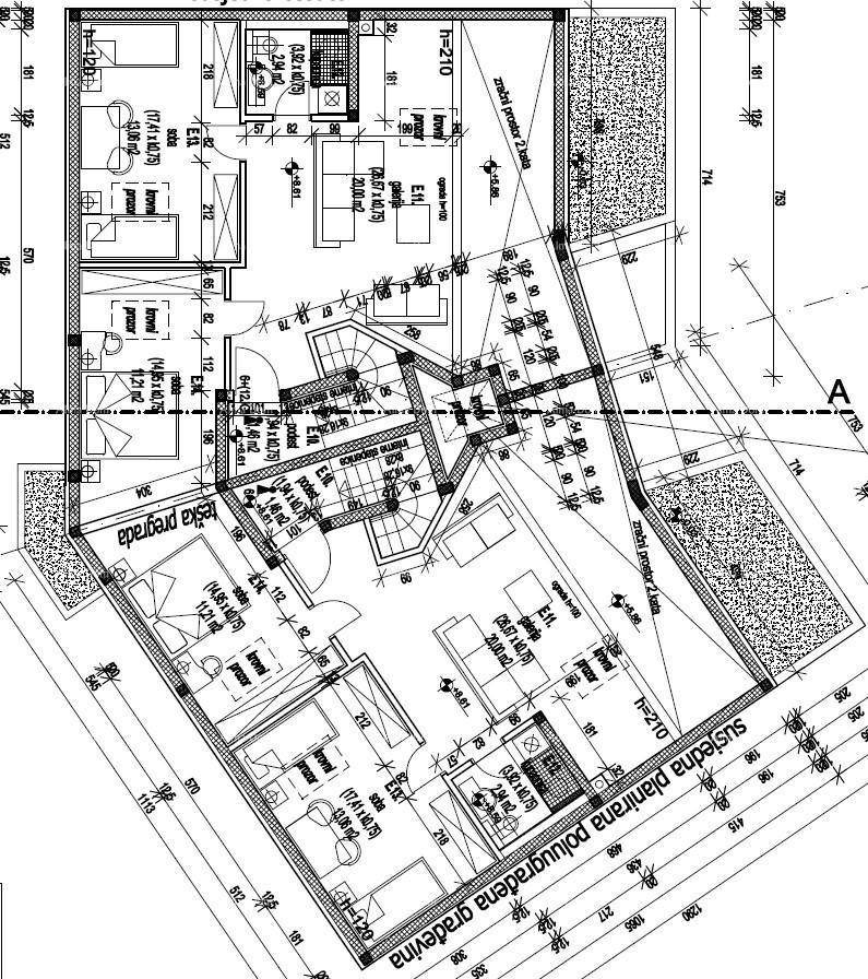 Übersichtlicher Grundrissplan einer weiteren Etage mit detaillierten Raummaßen und Balkonzugängen.