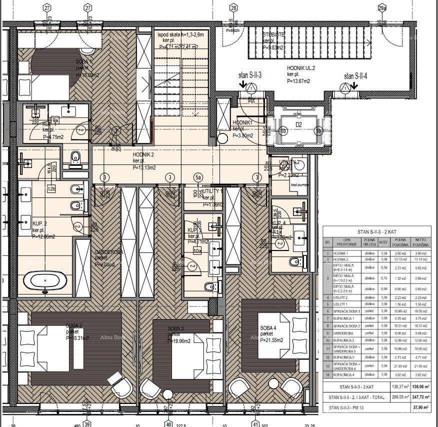 Detaillierter Grundriss einer Etage mit mehreren Schlafzimmern und Bädern.