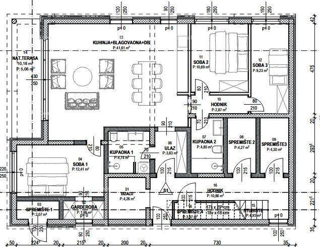 Detaillierter Grundriss einer Wohnung mit offenem Wohnbereich, zwei Bädern, Balkon und mehreren Abstellräumen.