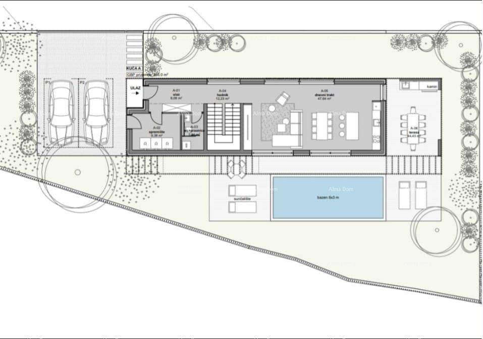Grundriss des Erdgeschosses mit offenem Wohnbereich, Küche, Esszimmer, Pool und Parkplätzen.