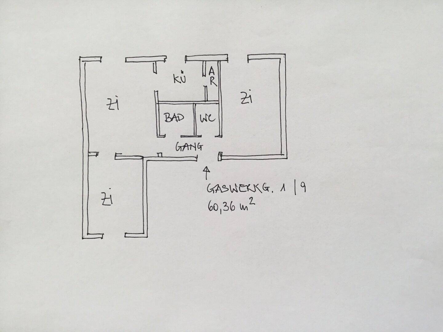 Handgezeichneter Grundriss einer Wohnung mit drei Zimmern, Bad, WC und Küche.
