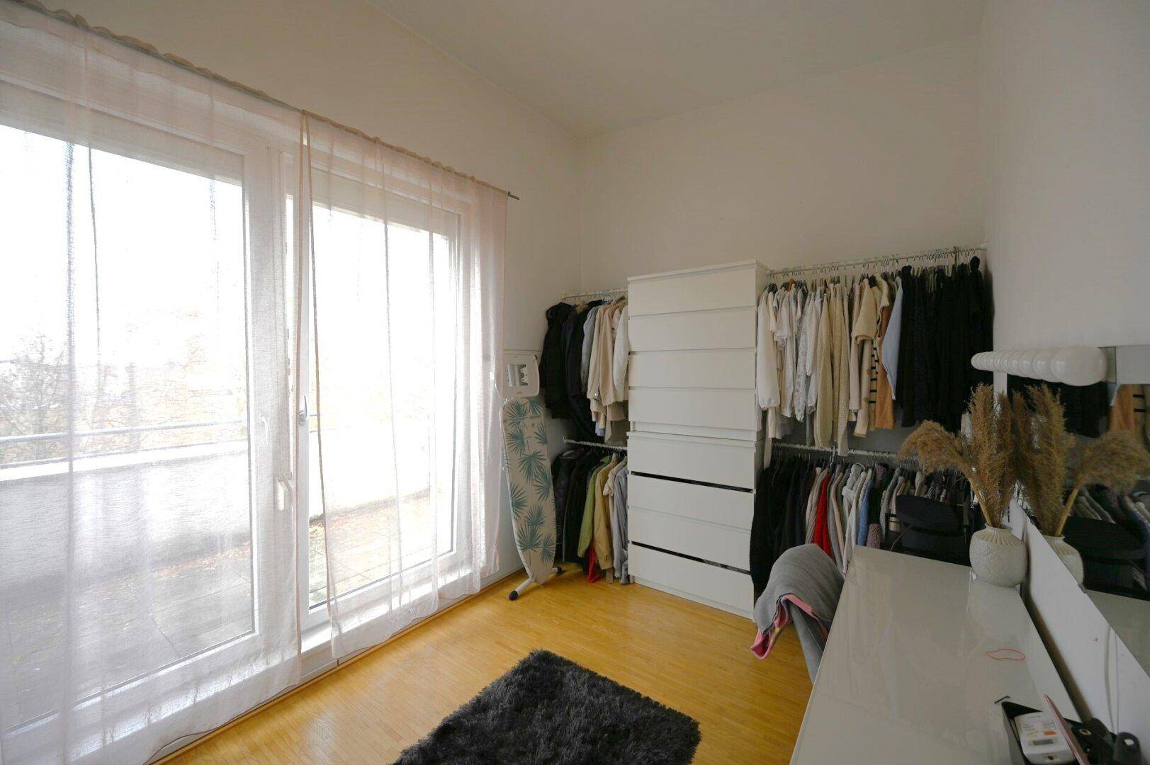 Schlafzimmer 2/Büro/Ankleidezimmer