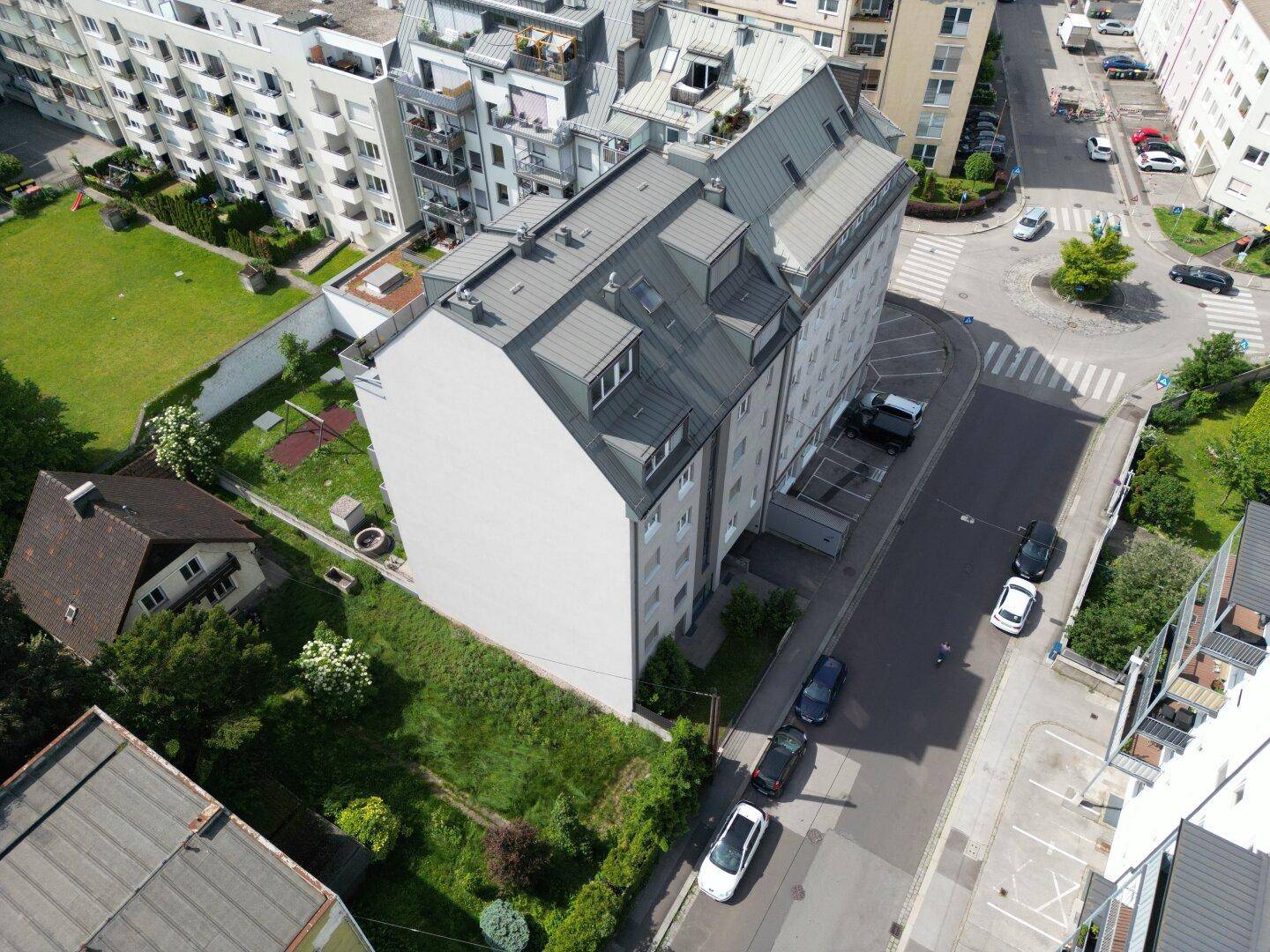 Neubau-Dachgeschoss-Wohnung mit Empore über den Dächern von Linz!