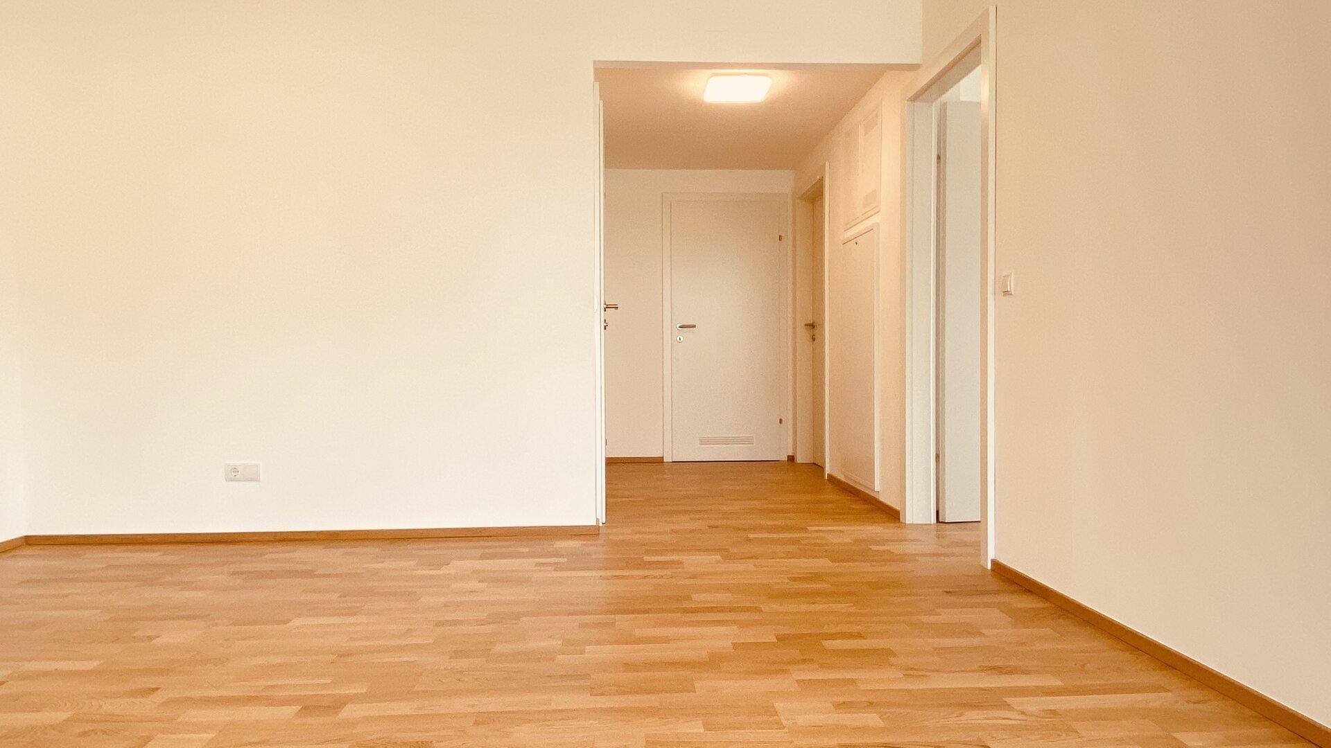 Neubau Erstbezug Gemütliche Drei Zimmer Wohnung mit Balkon und Grünblick - Mehr