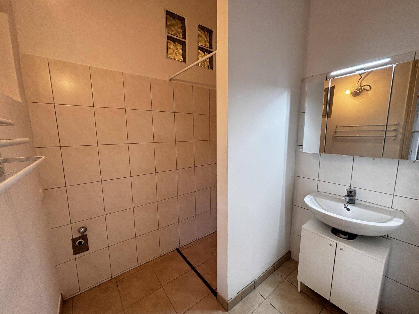 Bad mit Dusche