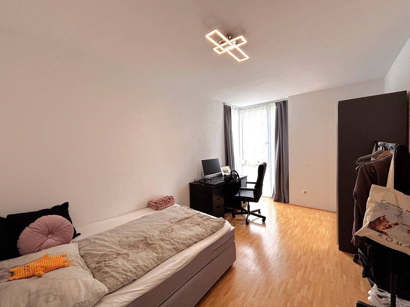 Schlafzimmer 2