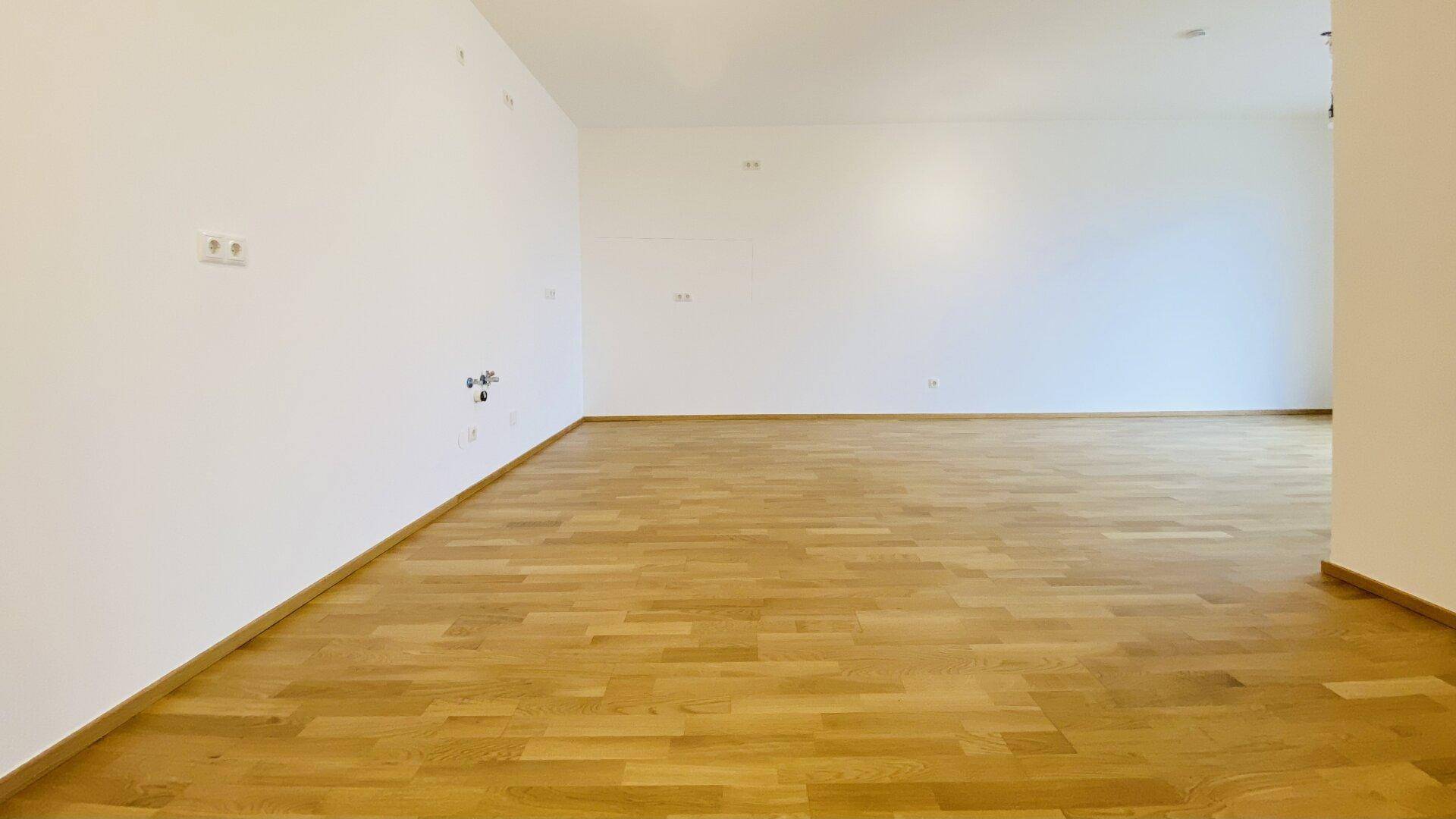 Neubau Erstbezug Drei Zimmer Wohnung mit großflächigem Außenbereich und traumhaften Ausblick - Ansicht 2