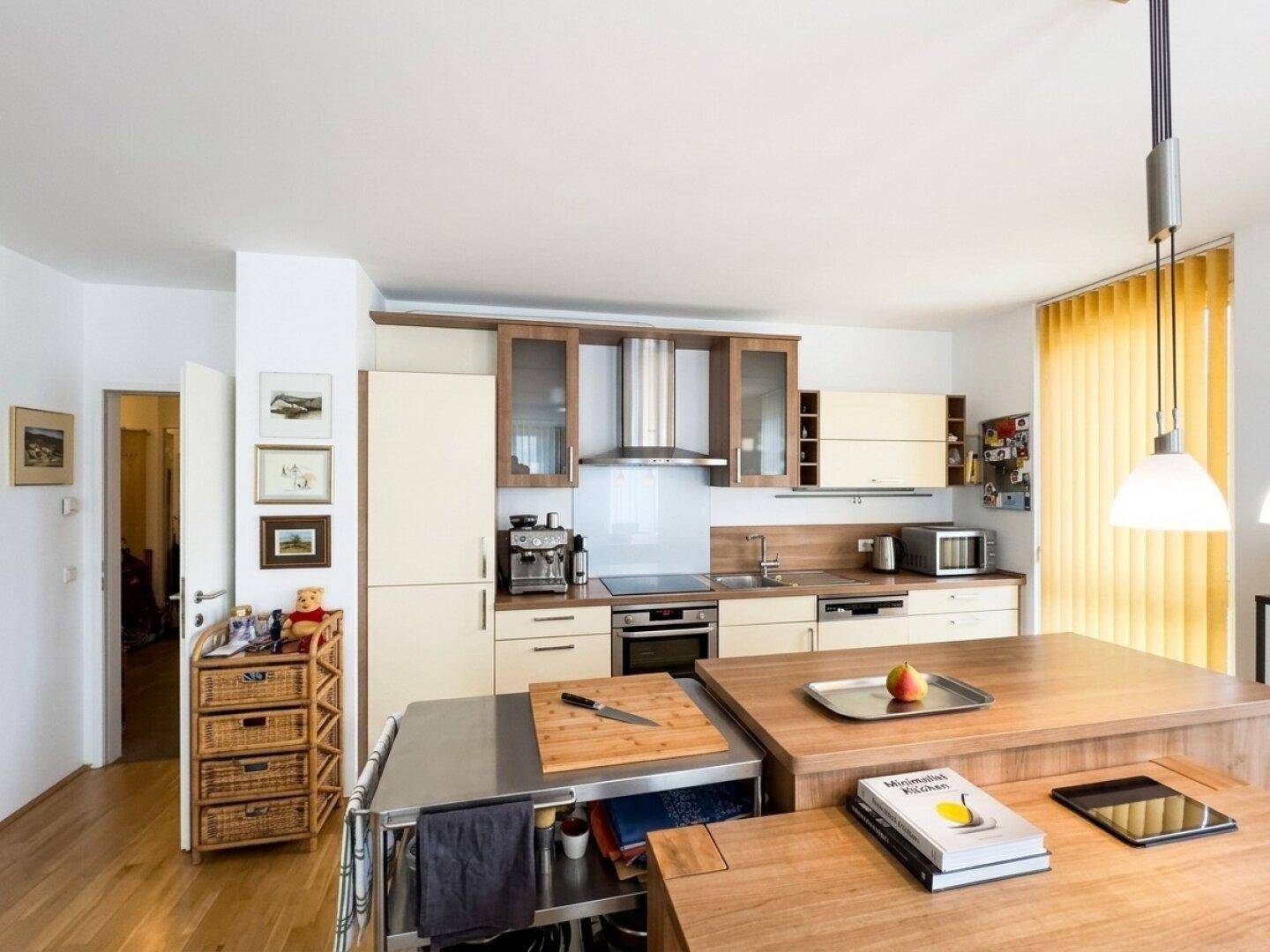 Helle Wohnung in toller Linzer Lage mit Balkon &amp; Tiefgaragenplatz - Ansicht 3