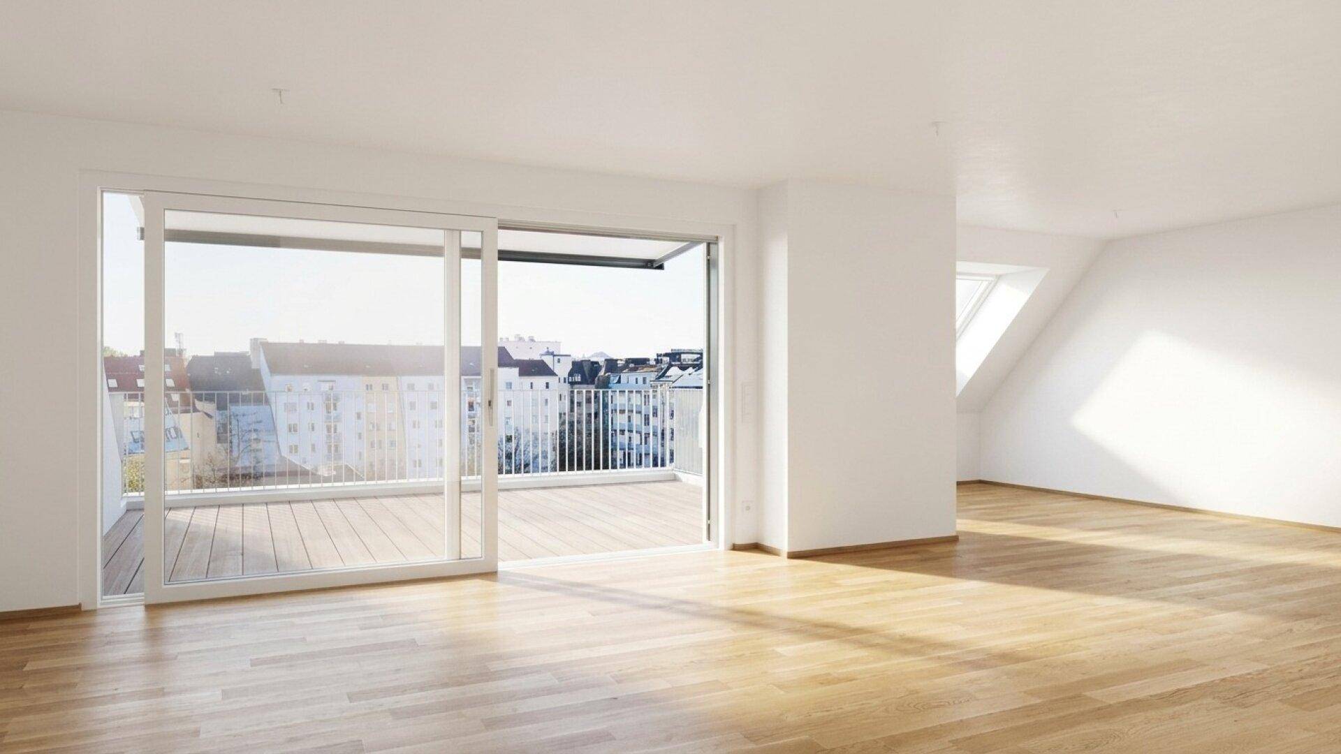 Heller, leerer Raum mit Holzboden, großem Balkonzugang und Dachfenster, bietet Stadtblick.
